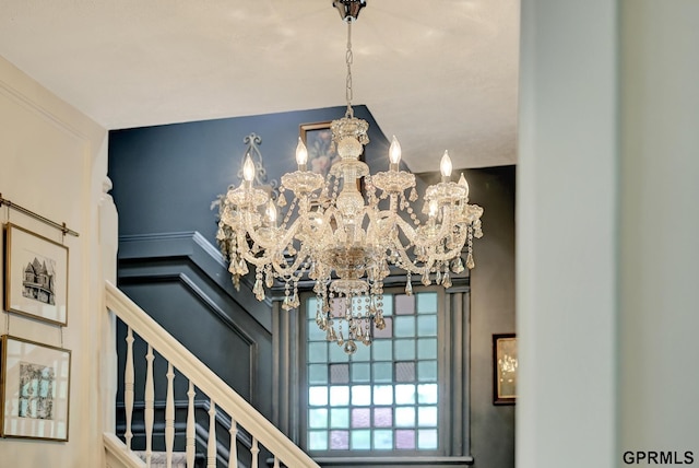 149 N 1st St, Seward, NE 68434 - detailed view of a chandelier