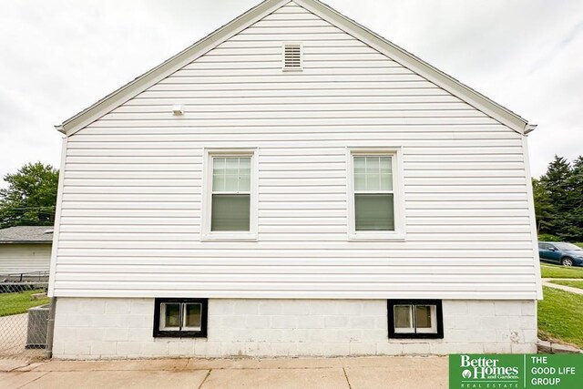 3869 Arbor St, Omaha, NE 68105 - view of property exterior