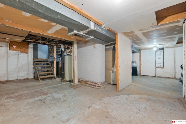 1512 N 41st Ave, Omaha, NE 68111 - unfinished below grade area with water heater and stairs
