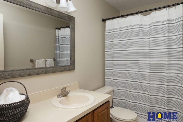 6207 Benjamin Pl, Lincoln, NE 68516 - full bath with toilet, vanity, and a shower with shower curtain