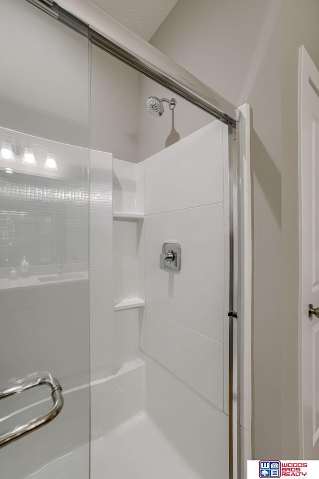1637 W Avalanche Rd, Lincoln, NE 68521 - bathroom with a stall shower