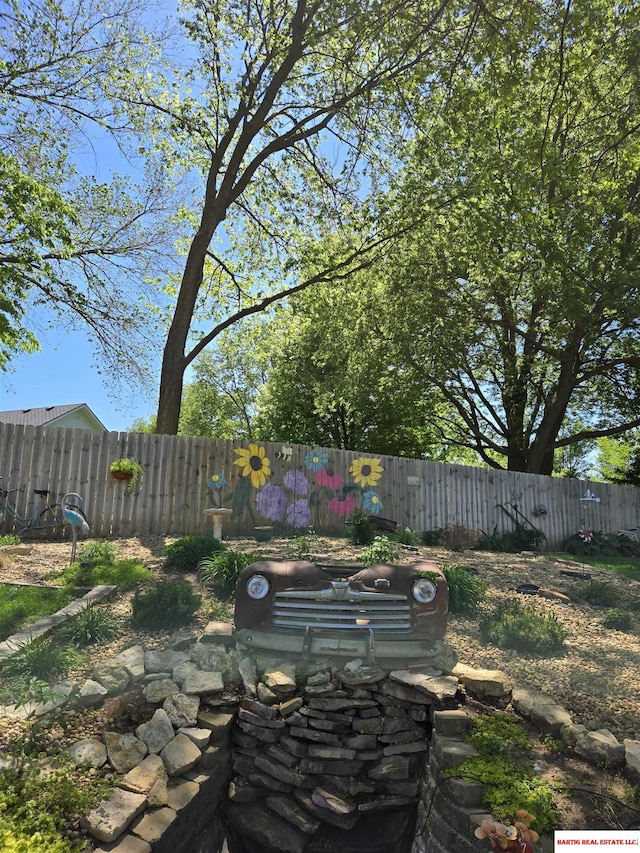 1807 S 16th Circle Dr, Beatrice, NE 68310 - view of yard