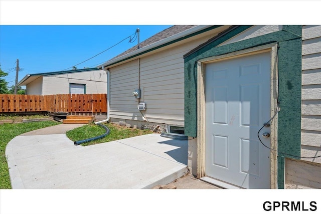 3018 Frederick St S, Omaha, NE 68105 - entrance to property
