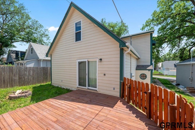 3018 Frederick St S, Omaha, NE 68105 - deck featuring a fenced backyard