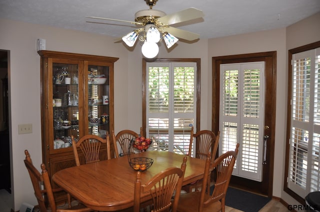 1017 N 129th Cir, Omaha, NE 68154 - dining area featuring a ceiling fan