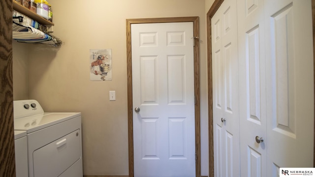 1933 Redstone Rd, Lincoln, NE 68521 - laundry area featuring independent washer and dryer