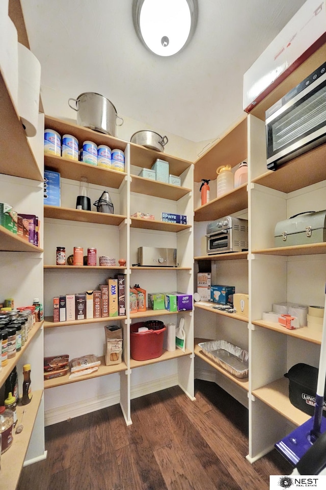 820 N 100th St, Lincoln, NE 68527 - view of pantry