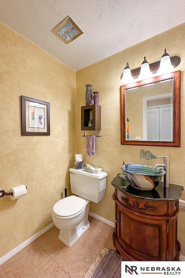 1817 Holling Dr, Omaha, NE 68144 - bathroom featuring tile patterned flooring and vanity