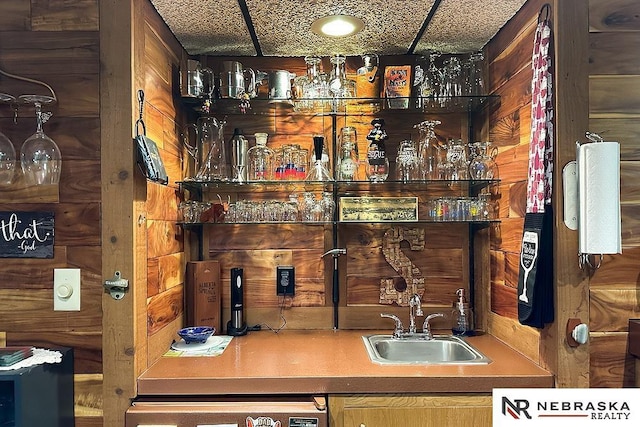 1817 Holling Dr, Omaha, NE 68144 - view of indoor wet bar