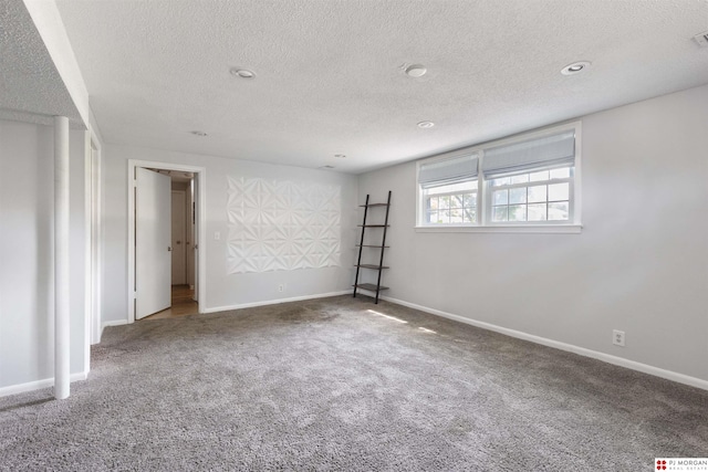 622 S 126th St, Omaha, NE 68154 - carpeted spare room with a textured ceiling and recessed lighting
