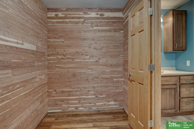 16712 Gold St, Omaha, NE 68130 - view of closet