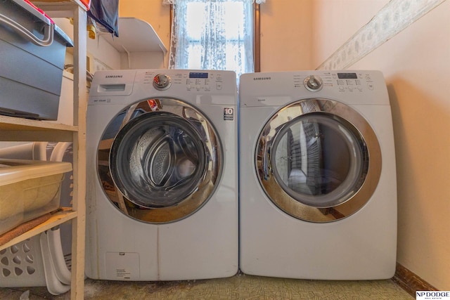 1211 Devon Dr, Papillion, NE 68046 - laundry area featuring washing machine and dryer