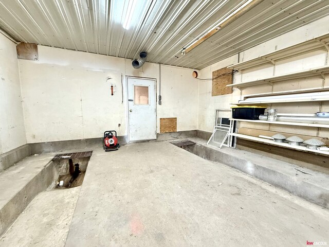 26855 SW 89th Rd, Beatrice, NE 68310 - view of garage