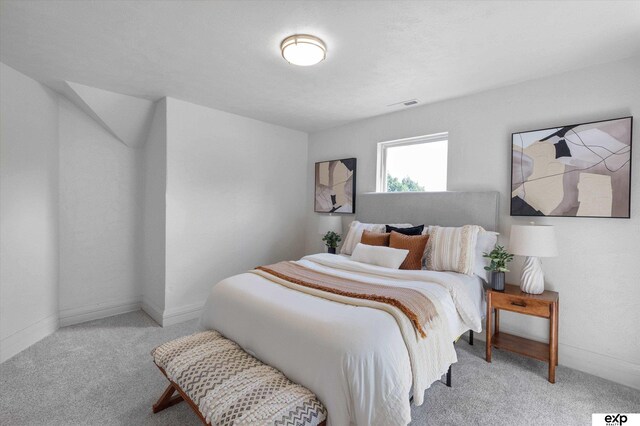 3102 Woolworth Ave, Omaha, NE 68105 - carpeted bedroom with baseboards