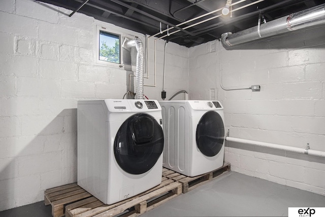3814 Marcy St, Omaha, NE 68105 - laundry area with independent washer and dryer