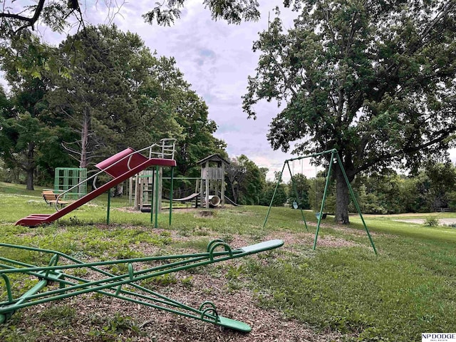 1705 N 102nd St, Omaha, NE 68114 - view of play area featuring a lawn