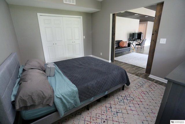 11915 S 53rd St, Papillion, NE 68133 - bedroom with wood finished floors and a closet