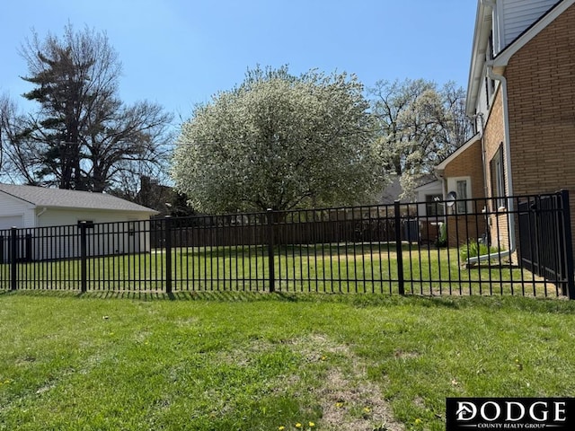 405 W 20th St, Fremont, NE 68025 - view of yard