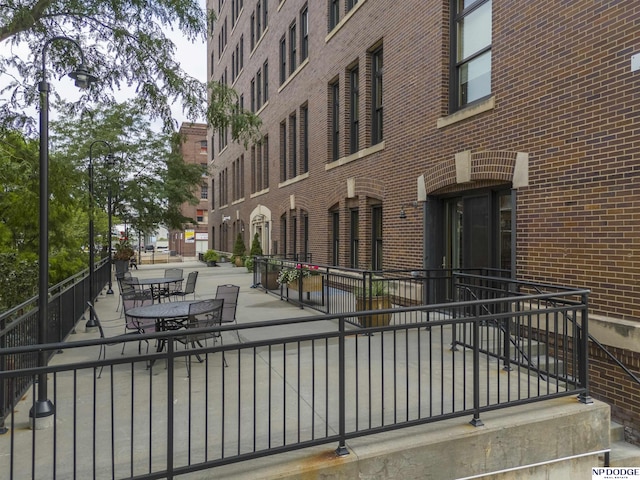 105 S 9th St Unit 308, Omaha, NE 68102 - view of home's community featuring a patio