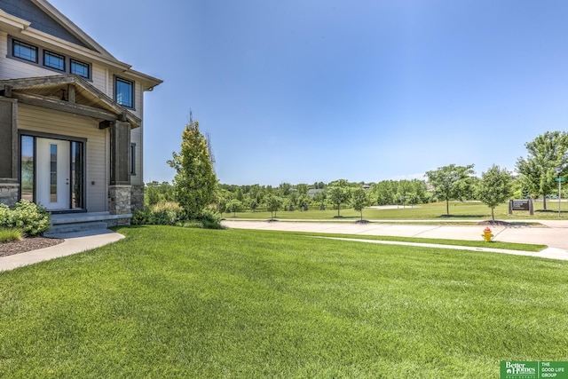 20761 Shirley St, Omaha, NE 68022 - view of green lawn