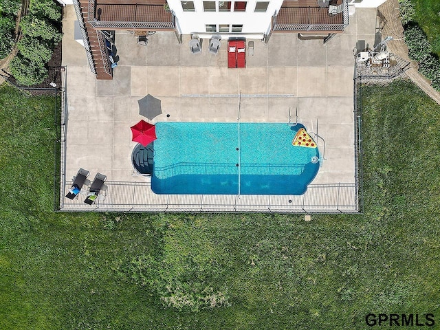 1526 Provencal Cir, Yutan, NE 68073 - view of subject property featuring a pool