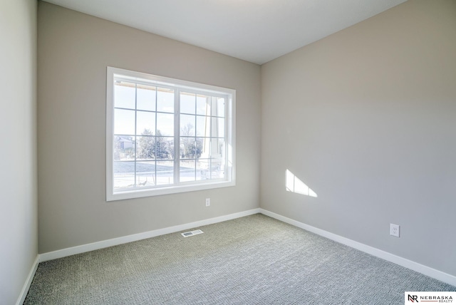 11152 Portage Dr, Papillion, NE 68046 - unfurnished room with carpet floors