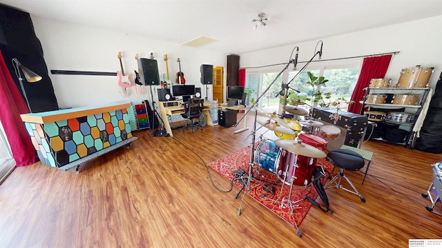 7923 Harney St, Omaha, NE 68114 - living room with wood finished floors and a desk