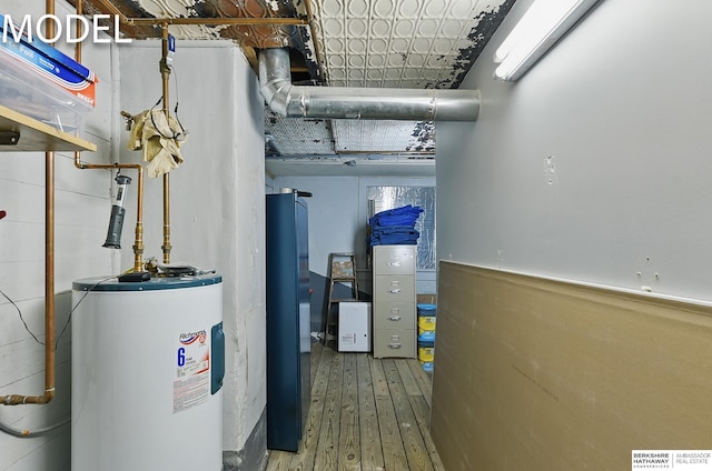 9404 N 294th St, Valley, NE 68064 - utilities featuring water heater