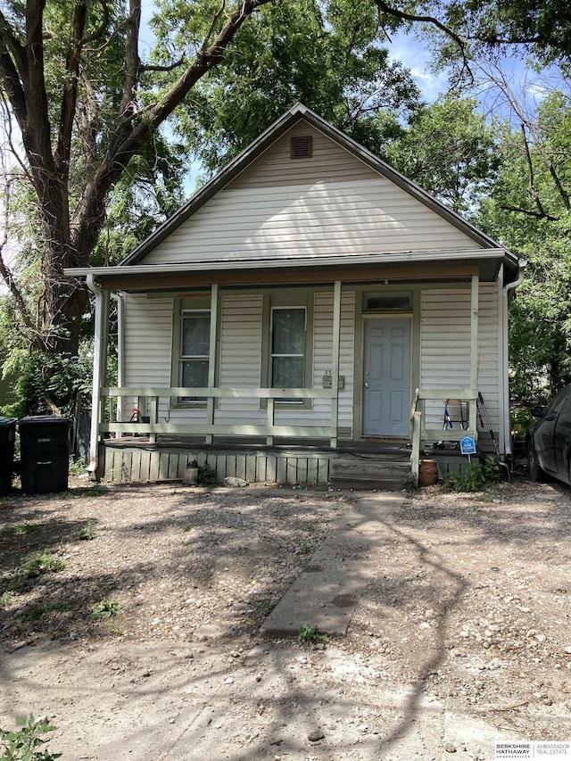 3514 Parker St, Omaha, NE 68111 - view of front of property featuring covered porch