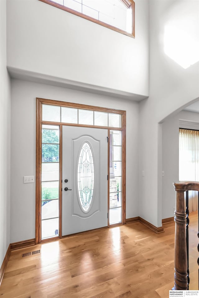 10149 Edward St, La Vista, NE 68128 - entryway featuring light wood-style floors and a high ceiling