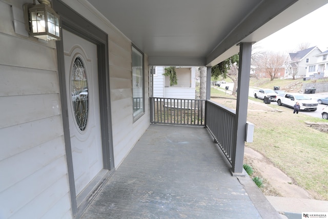 809 S 36th St, Omaha, NE 68105 - view of covered porch