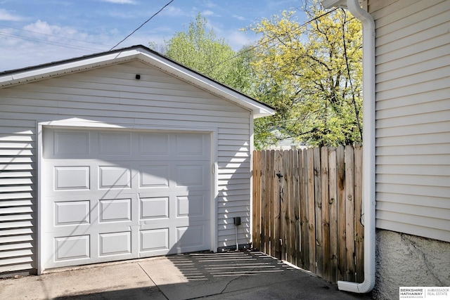 4814 Poppleton Ave, Omaha, NE 68106 - view of detached garage