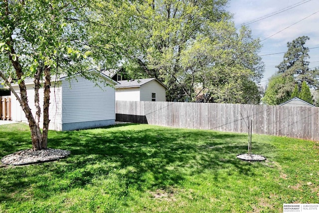 4814 Poppleton Ave, Omaha, NE 68106 - fenced backyard featuring an outdoor structure