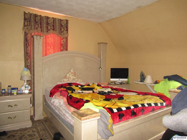 2711 Shirley St, Omaha, NE 68105 - bedroom featuring lofted ceiling