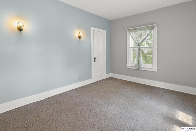 602 N 85th St, Omaha, NE 68114 - carpeted empty room featuring baseboards