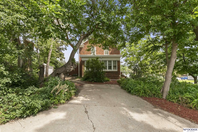 602 N 85th St, Omaha, NE 68114 - view of front facade featuring brick siding
