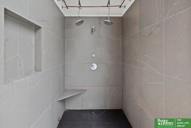 5510 N 83rd St, Omaha, NE 68134 - bathroom featuring tiled shower
