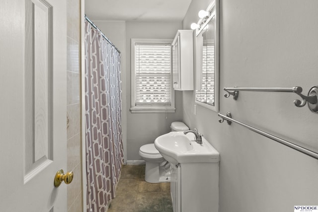 402 W 30th Ave, Bellevue, NE 68005 - full bath with vanity and curtained shower