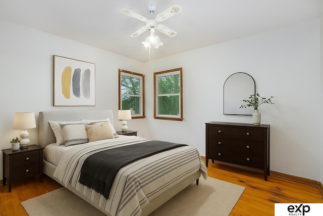 813 Janes View St, Papillion, NE 68046 - bedroom with wood finished floors and baseboards