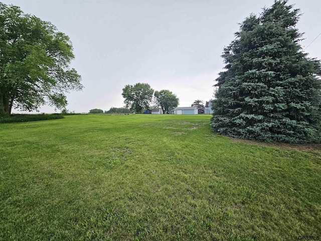 401 Chestnut Ave, Saronville, NE 68975 - view of green lawn