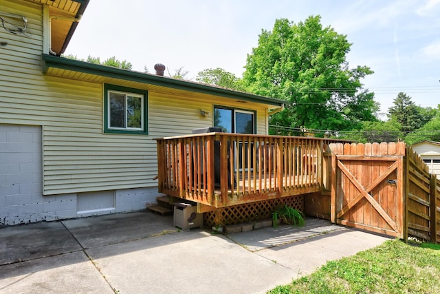 5023 N 96th St, Omaha, NE 68134 - view of wooden deck