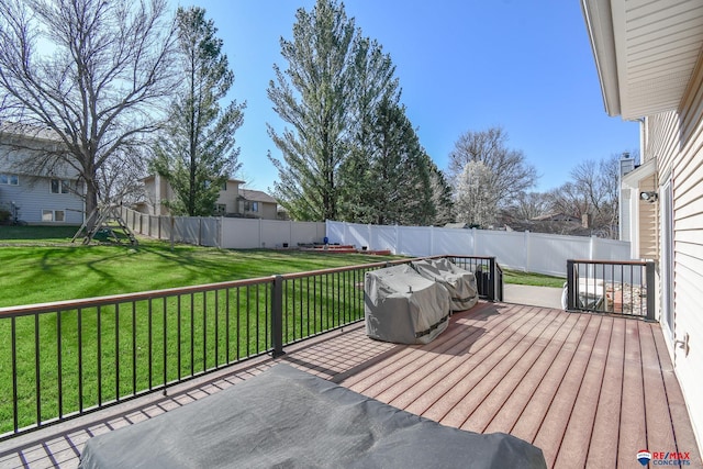 3646 S 77th St, Lincoln, NE 68506 - deck with a fenced backyard
