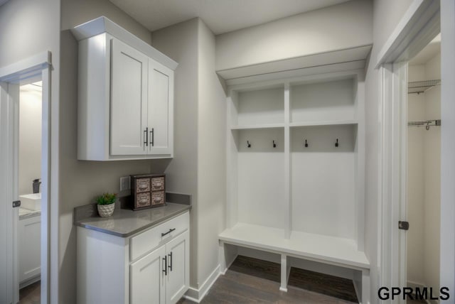 3103 N 184th St, Elkhorn, NE 68022 - mudroom featuring dark wood finished floors and baseboards