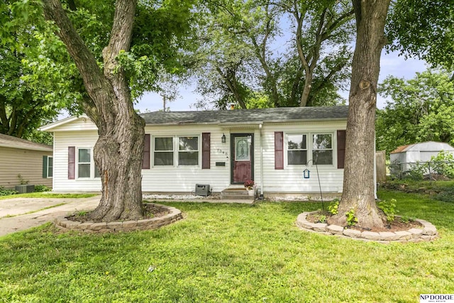 7348 S 71st Ave, La Vista, NE 68128 - single story home with entry steps