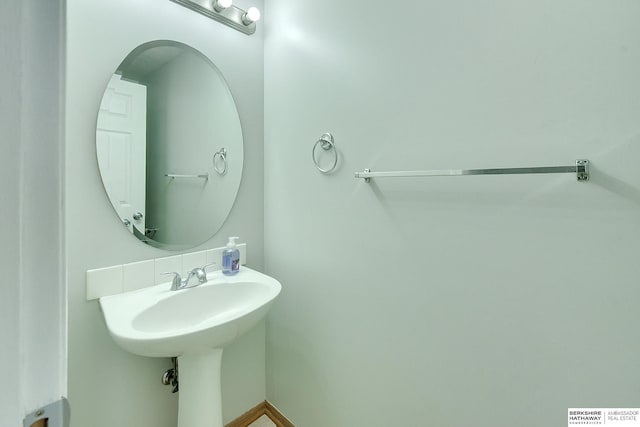 16332 Patrick Ave, Omaha, NE 68116 - view of bathroom