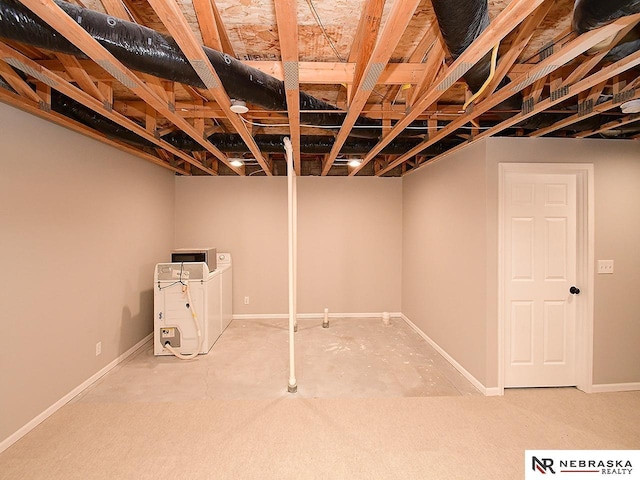 2906 Bar Harbor Dr, Bellevue, NE 68123 - finished below grade area featuring washer and clothes dryer and carpet flooring