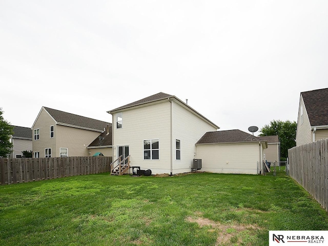 2906 Bar Harbor Dr, Bellevue, NE 68123 - rear view of property with a fenced backyard