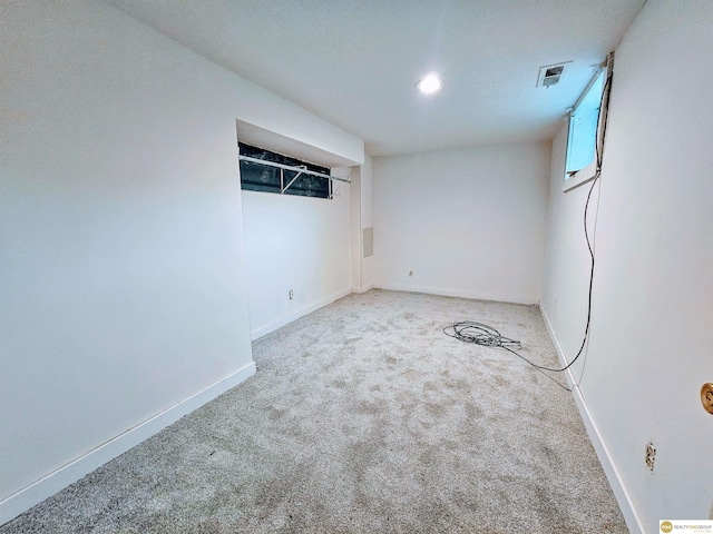 2715 S 15th St, Omaha, NE 68108 - unfurnished room featuring carpet flooring and recessed lighting