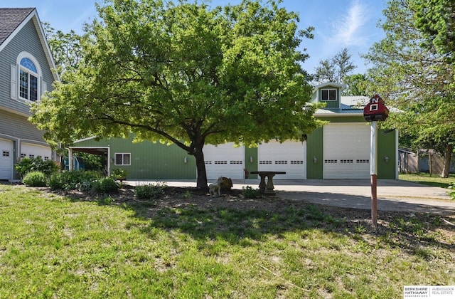 1326 Bellevue Blvd, Bellevue, NE 68005 - view of front of property with a front yard and a metal roof