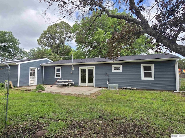 6925 Kearney Ave, Lincoln, NE 68507 - back of property featuring a patio area and a yard